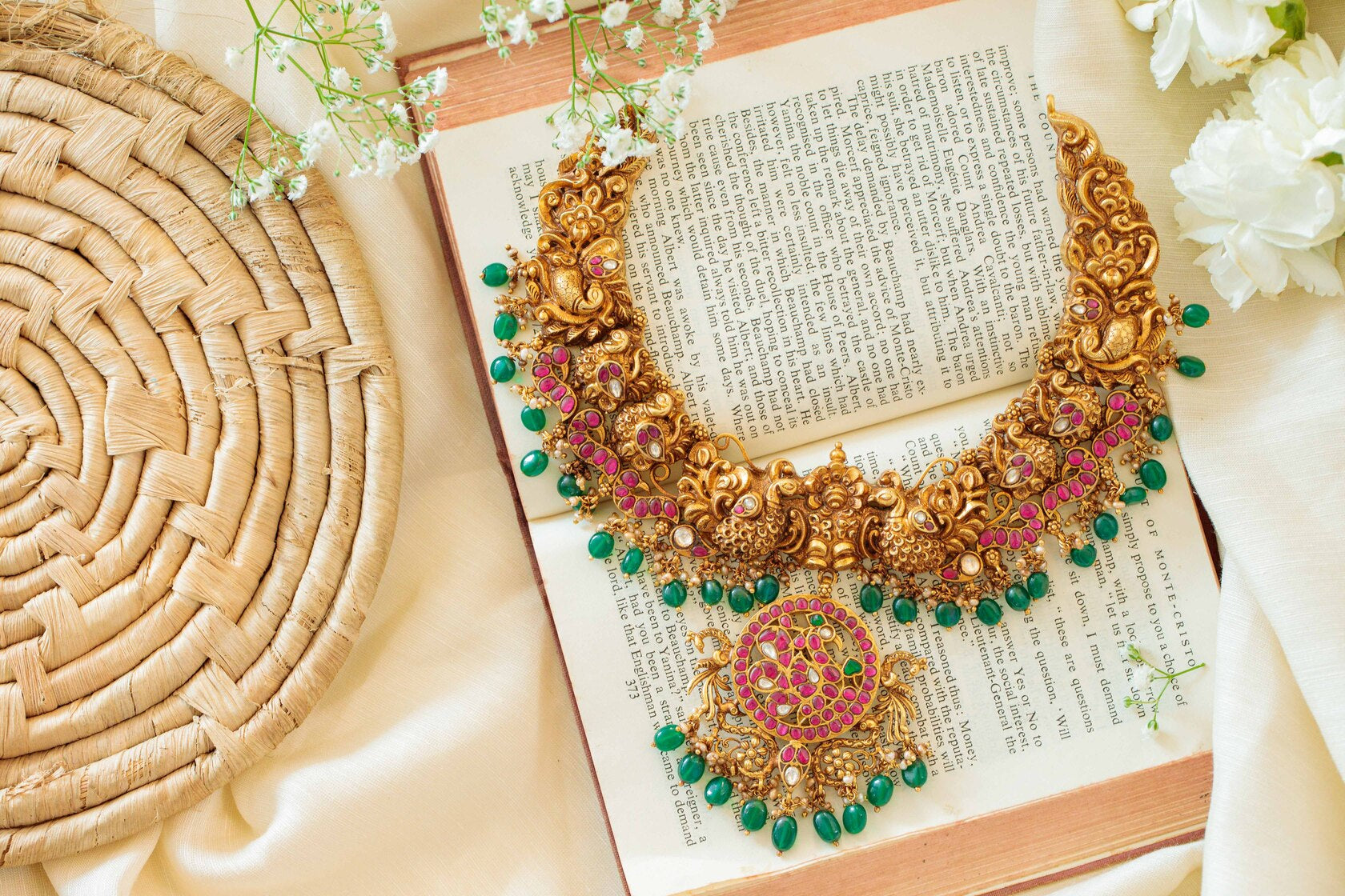 anga-nakash-kundan-necklace