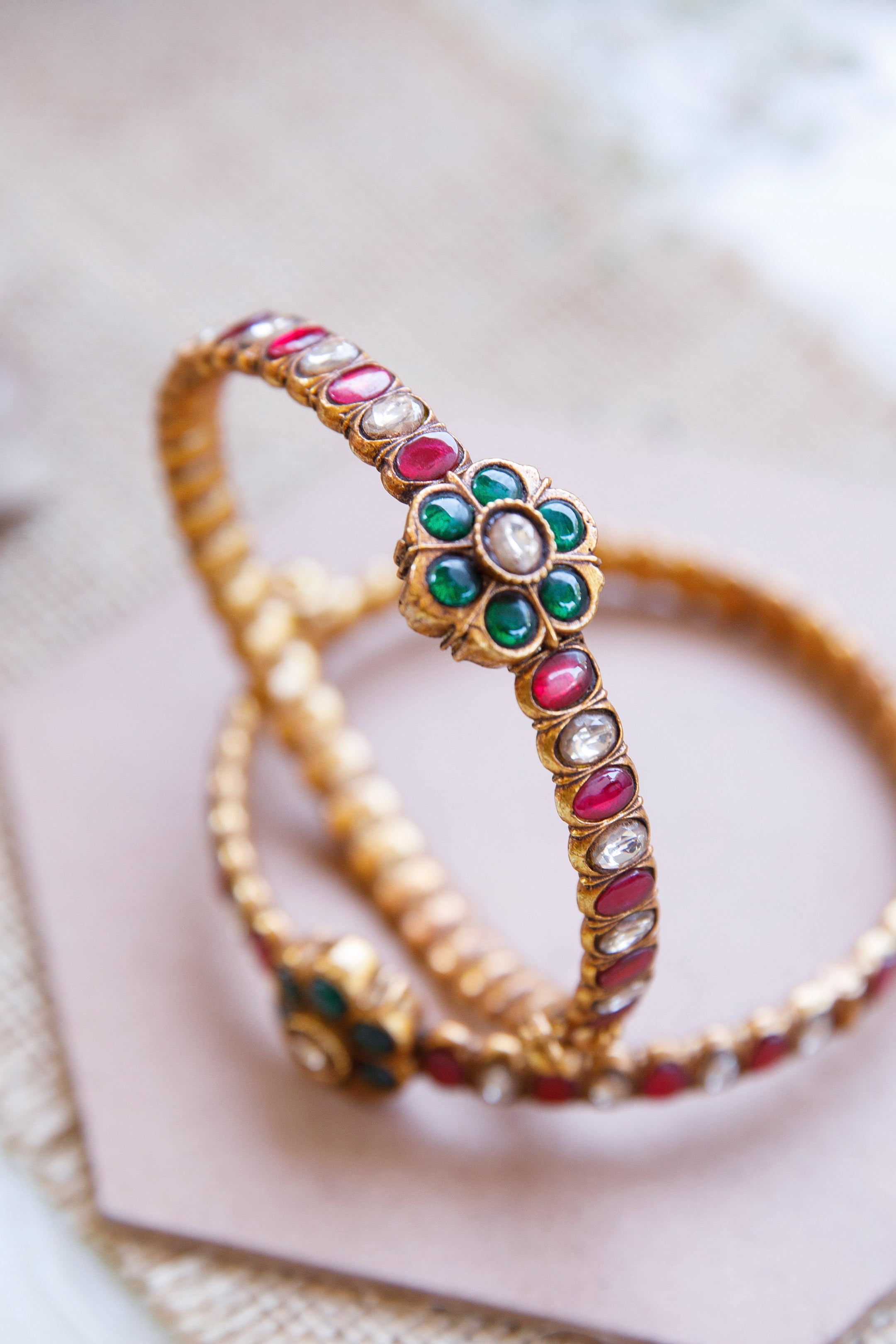 sanatani-kundan-bangles