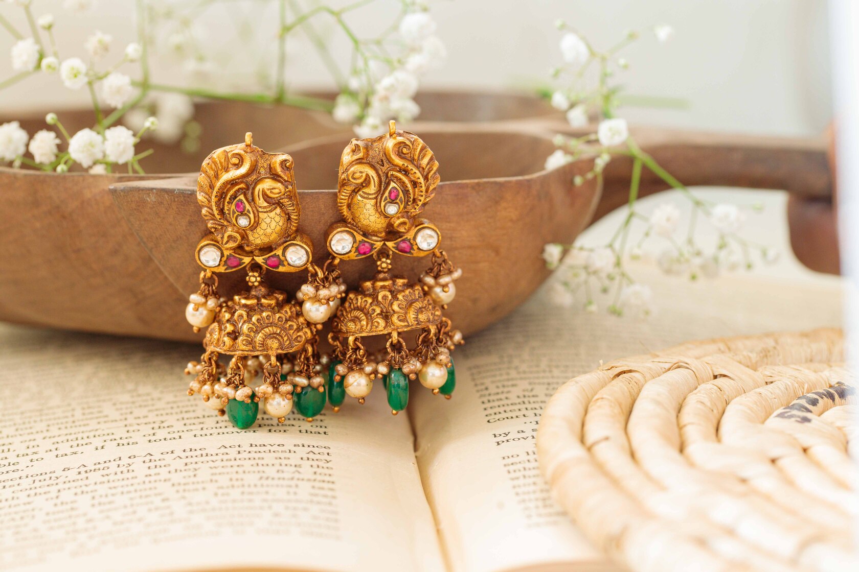 charming-kundan-jhumkas